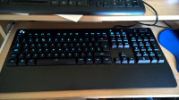 straight out the box it lights up :D , Logitech G213 Prodigy