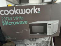 Cookworks 700W Digital Microwave