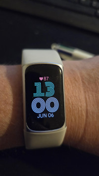 Fitbit Charge 6