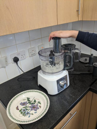 Chopping onions , Kenwood FDP65.860WH MultiPro Express
