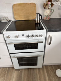 Hisense HDE3211BWUK