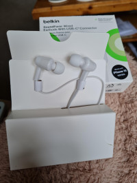 Out of bix , Belkin SoundForm USB-C