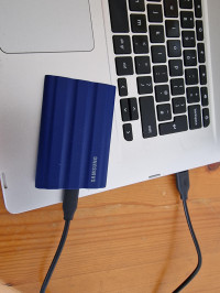 Attached to Chromebook , Samsung T7 Shield 1TB