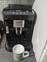 Barista style coffee at home , De'Longhi Magnifica Evo ECAM290.21.B