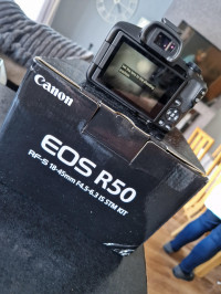 Canon EOS R50