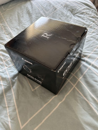 Box , Canon EOS R100