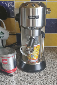 Taking up very little room , De'Longhi Dedica Arte EC885.M