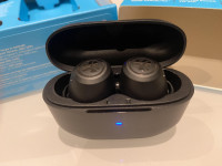Charging case