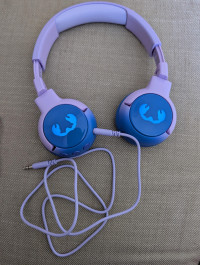 Lights on and cable to connect , Fresh 'n Rebel Code Junior