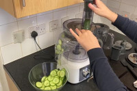 Slicing direct to serving bowl , Kenwood FDP65.860WH MultiPro Express