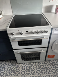 Hisense HDE3211BWUK