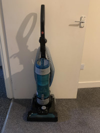 Hoover Breeze Pet