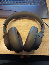 The headphones folded flat and as normal , Fresh 'n Rebel Clam Fuse