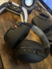 Headphones , Skullcandy Crusher Evo
