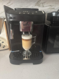 Lovely late , De'Longhi Magnifica Evo ECAM290.21.B