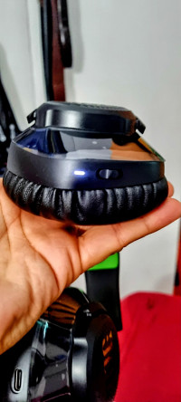 White when on , JBL Quantum 360X