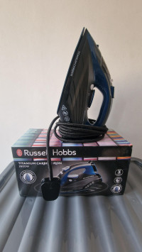 Russell Hobbs 27090 Titanium Carbide