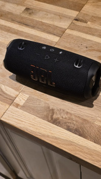 JBL Charge 6