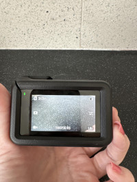 Magnet connection and screen displays , DJI Osmo Action 4