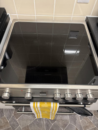 Hisense HDE3211BWUK