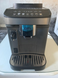 Machine ( Front View) , De'Longhi Magnifica Evo ECAM290.83.TB