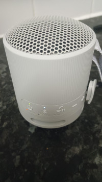 Little un , Sony SRS-XB100