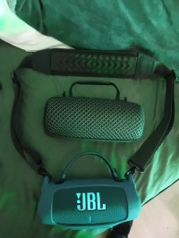 Accessories purchased separately. , JBL Charge 6